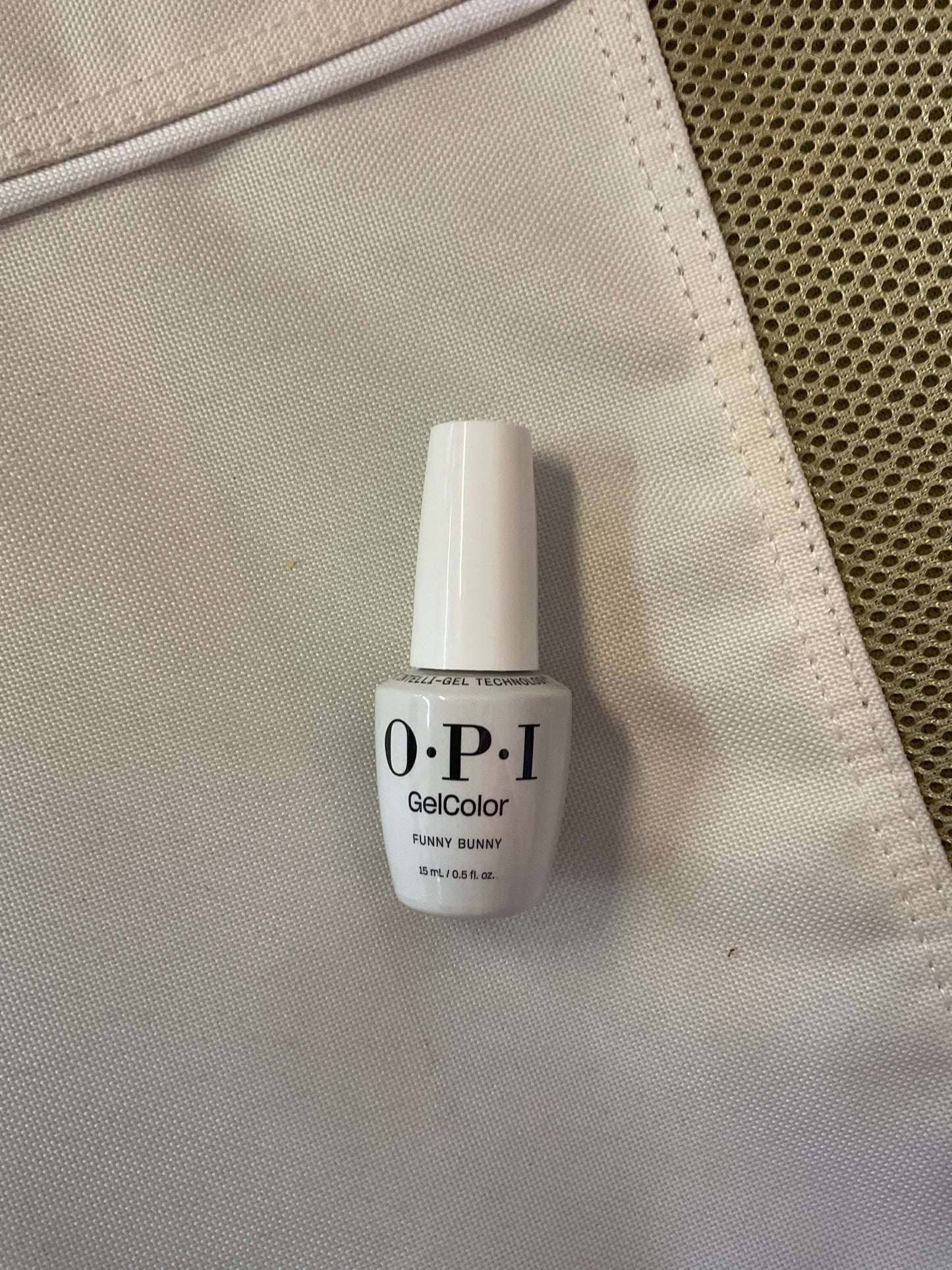 Opi Funny Bunny H22 Gel