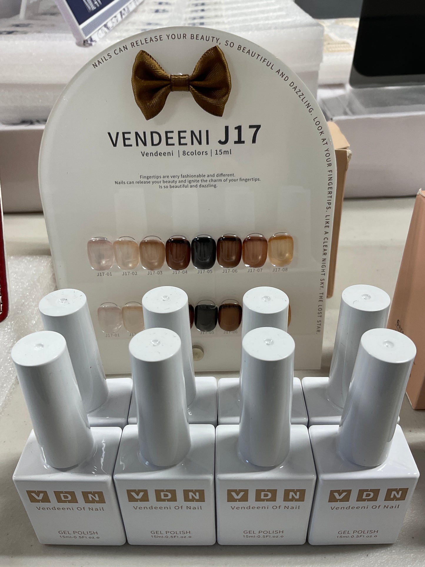 VENDEENI J17 (Set of 8)